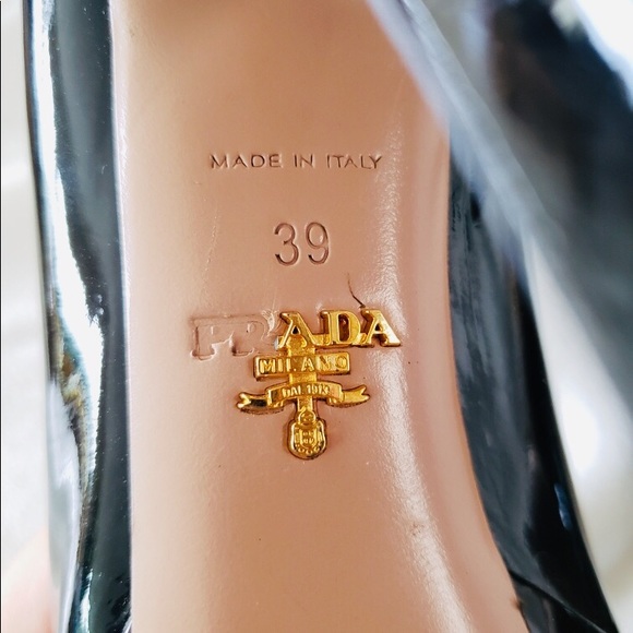 PRADA BLACK Elegant Patent Leather High Heel Pumps - Picture 5 of 6